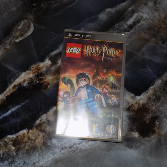 LEGO Harry Potter: Years 5-7 (Sony PSP, 2011) NEW - Picture 2 of 3